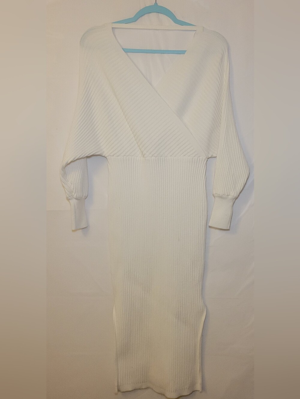 White Ribbed V-Neck Long Sleeve Midi Dress